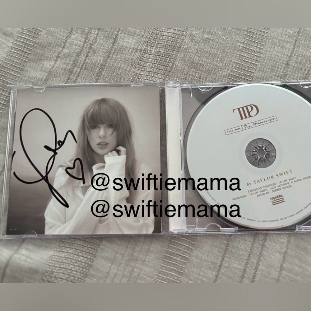 Taylor Swift SIGNED with heart and extra mark TTPD CD